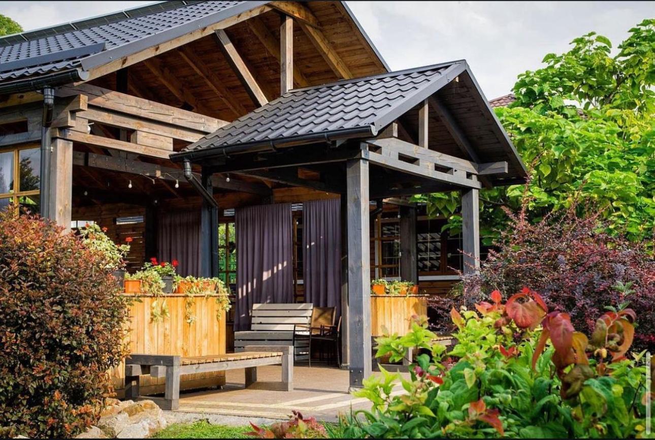Hotel Bannyi Dvir Uzyn エクステリア 写真