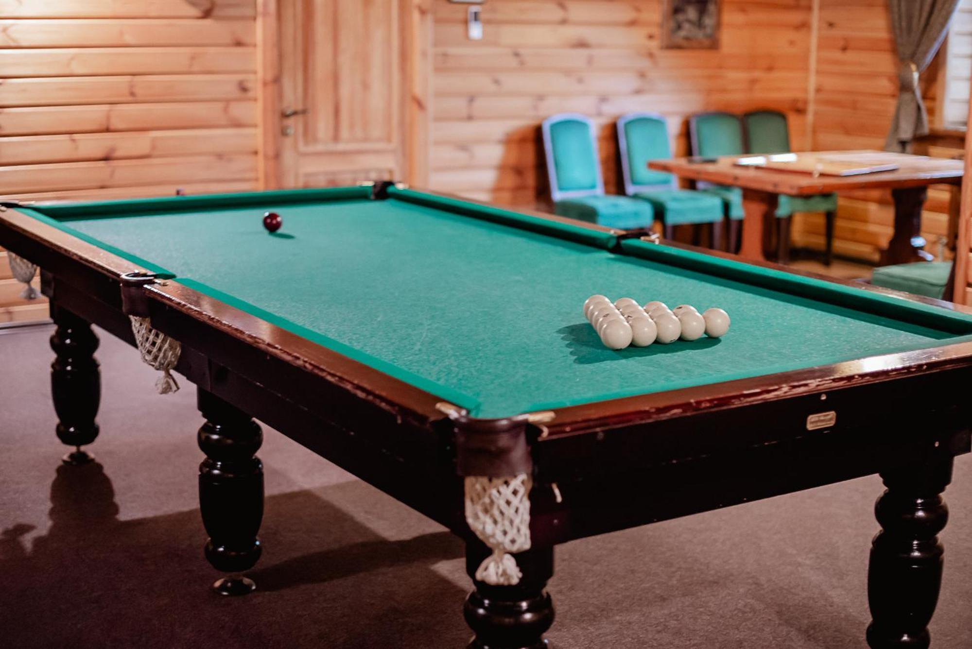 Hotel Bannyi Dvir Uzyn エクステリア 写真